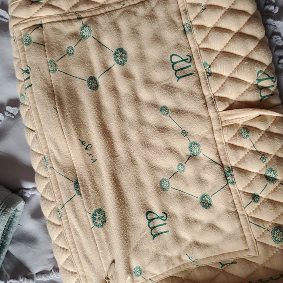 Kate Quinn Changing Mats - Picture 4 of 7